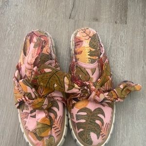 NWT Farm Rio Summer Dream Mule Sneaker With Bows Sz 6